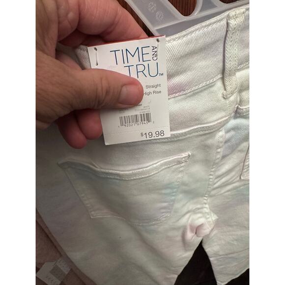 Women’s Size Medium Clothes 3pc Bundle. Sweaters, & Jean Size 8 - Picture 2 of 6